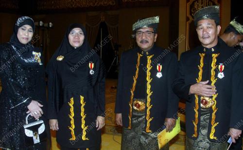 EXCO DAN SENIWATI