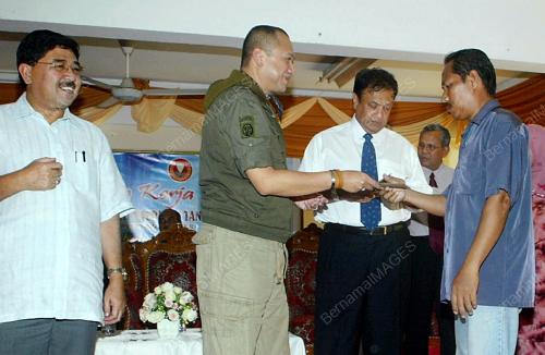 MOHAMAD NAZRI AZIZ