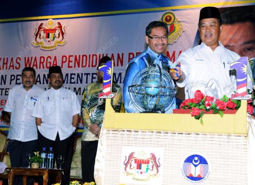TAN SRI MUHYIDDIN YASSIN