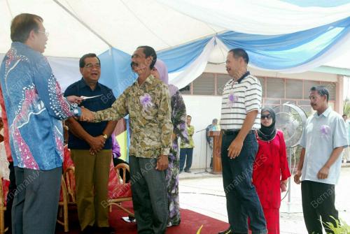 MAHDZIR KHALID