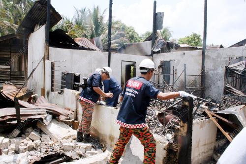 RUMAH TERBAKAR