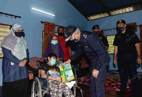 DATUK SERI ACRYL SANI ABDULLAH