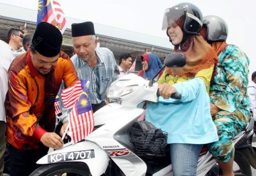 KD05_27082013_JAMIL_BENDERA