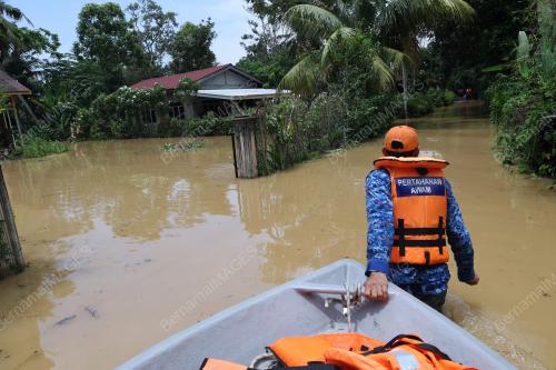 BANJIR DI POKOK SENA