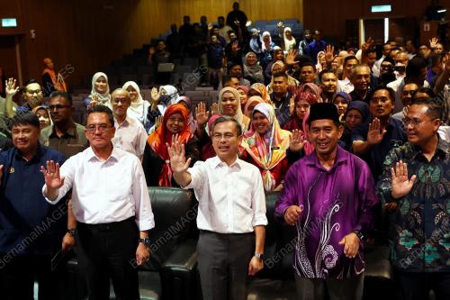 FAHMI FADZIL