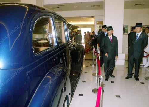 SULTAN ABDUL HALIM MUADZAM SHAH