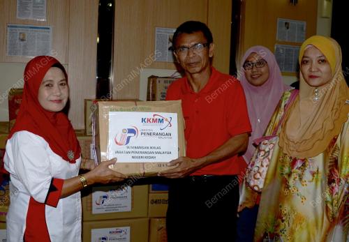KD05_30122014_BANTUAN_BANJIR