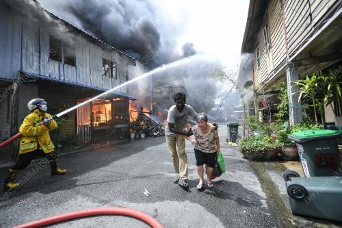 KEBAKARAN RUMAH KEDAI