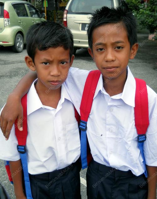DUA BERADIK