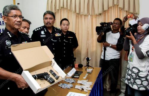 KD06_01082013_POLIS_PISTOL