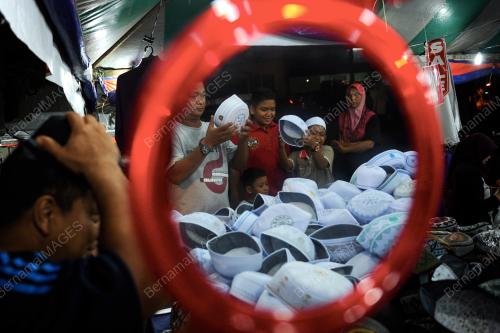 KD06_03072015_BAZAAR