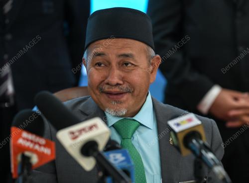 DATUK SERI TUAN IBRAHIM TUAN MAN