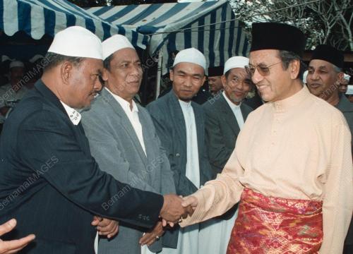 PM DI SAMBUT RAKYAT THAILAND