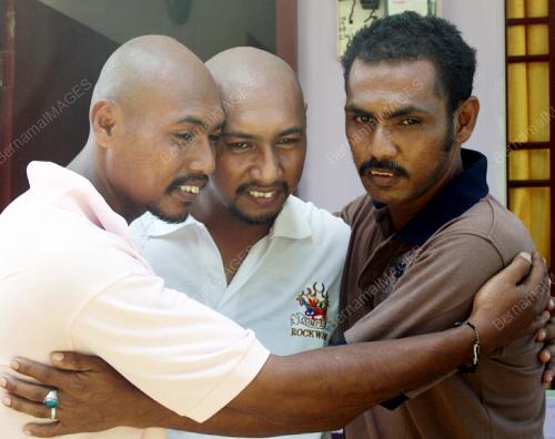 TIGA BERADIK BERTEMU SEMULA