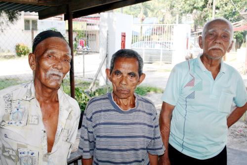WARGA EMAS RAYU BANTUAN