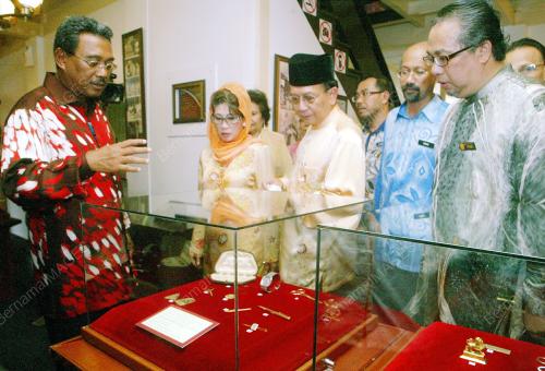 DR RAIS YATIM