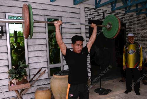 MUHAMMAD AZNIL BIDIN
