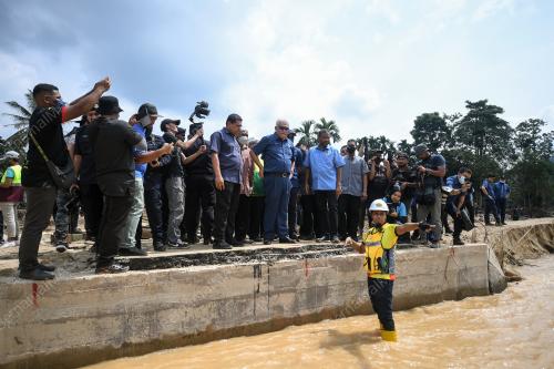 DATUK SERI HAMZAH ZAINUDDIN