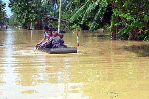 SAMPAN PLASTIK