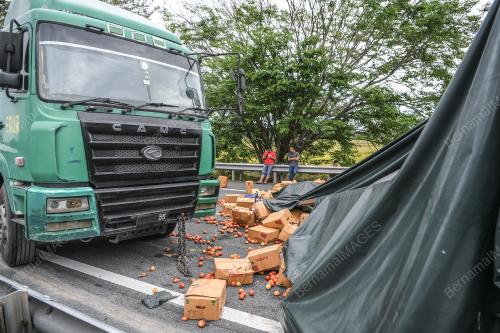 KEMALANGAN TRAK TUNDA