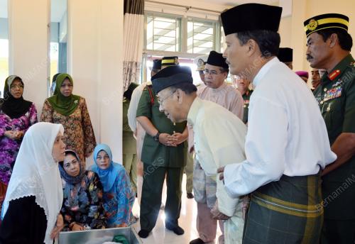 KD06_10022012_AGONG_JENAZAH