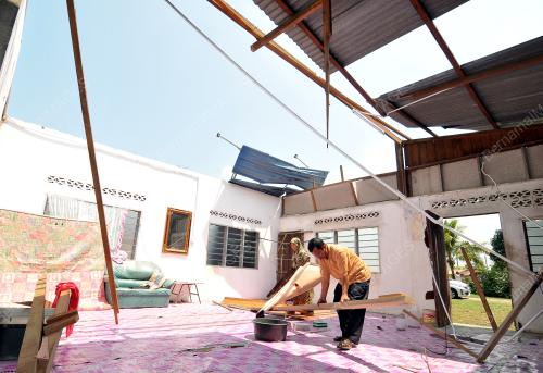 KD06_10042016_RUMAH_RIBUT