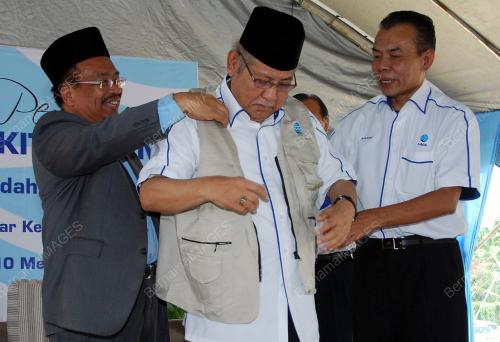 DATUK SERI AZIZAN ABDUL RAZAK