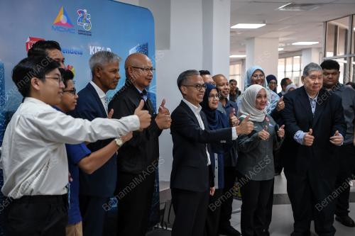 DATUK FAHMI FADZIL