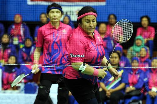 KD06_11022017_BADMINTON