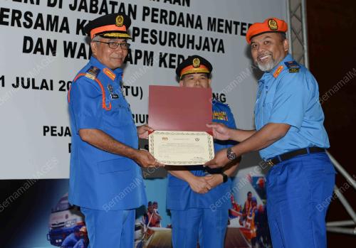 DATUK SERI MOHD REDZUAN YUSOF