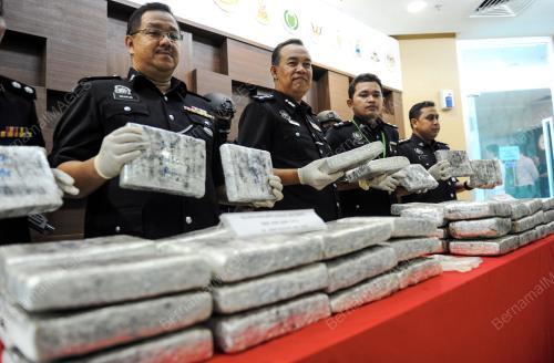 KD06_11082015_POLIS