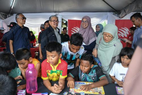 TAN SRI MAZLAN LAZIM