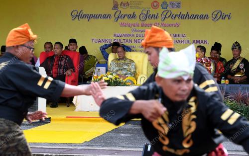 KD06_12032019_SENI_BN201903113035