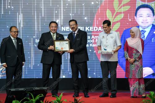 TAN SRI MOHD ZUKI ALI