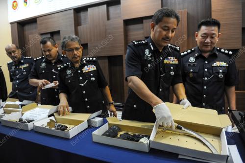 KD06_12082015_POLIS