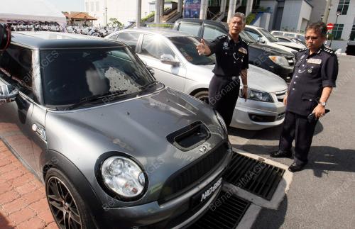 KD06_13012014_CURI_KERETA