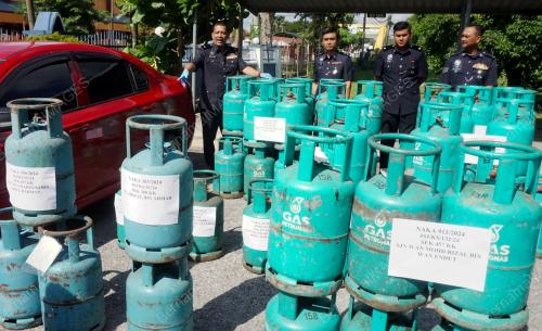 POLIS RAMPAS TONG GAS