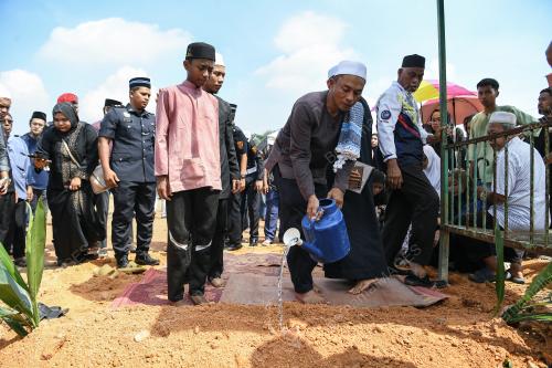 ANGGOTA FRU KEBUMI
