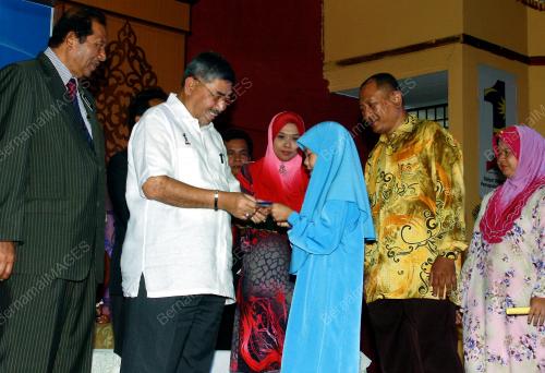 KD06_15012013_BANTUAN_SEKOLAH