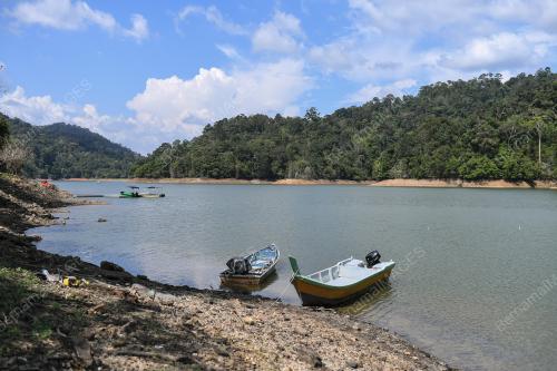 MUSIM PANAS
