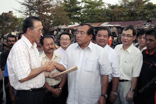 MAHDZIR KHALID