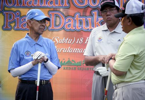 KD06_18022012_AGONG_GOLF