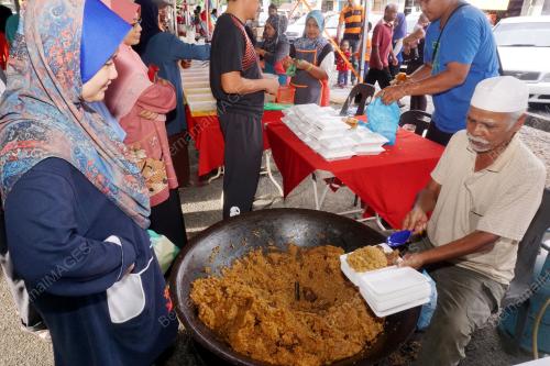 KD06_19052018_BAZAR
