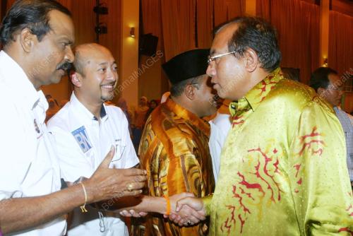 DATUK SERI MAHDZIR KHALID