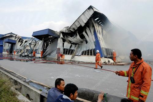 KILANG HANGUS TERBAKAR