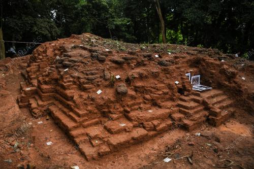 TAPAK ARKEOLOGI BUKIT CHORAS