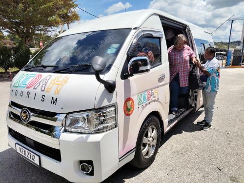 VAN SHUTTLE PELANCONG