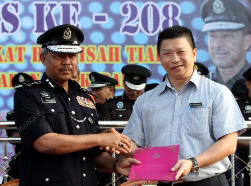 KD06_25032015_HARI_POLIS