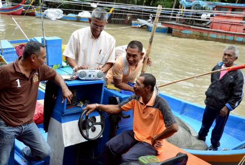 KD06_28092012_NELAYAN_BAJET