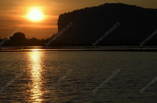 PEMANDANGAN MALAM